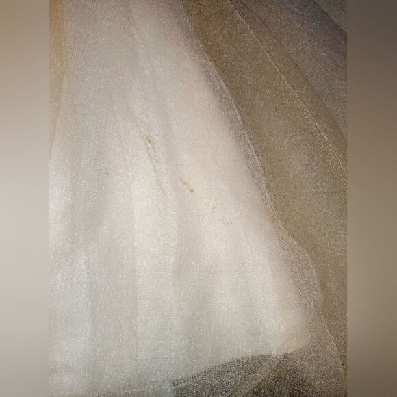 Strapless Sweetheart Neckline Ballroom Gown Style Wedding Dress - Picture 12 of 13